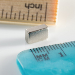 Neodymový magnet hranol 8x5x3 N 80 °C, VMM2-N30