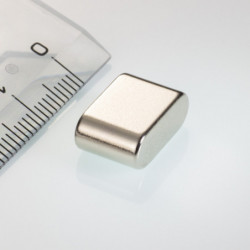 Neodymový magnet hranol 15x6x10 (R3) N 120 °C, VMM4H-N35H