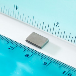 Neodymový magnet hranol 10x7x1,5 N 180 °C, VMM6UH