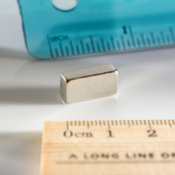 Neodymový magnet hranol 15x7,5x5 N 80 °C, VMM4-N35