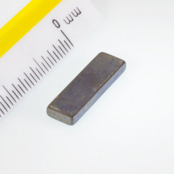 Neodymový magnet hranol 20x6x2,3 P 180 °C, VMM5UH-N35UH
