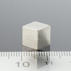Magnetická šošovka kocka 8x8 mm
