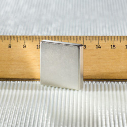 Neodymový magnet hranol 30x30x6 N 80 °C, VMM10-N50