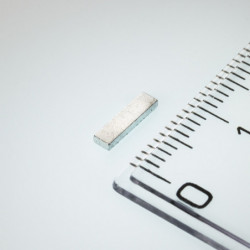 Neodymový magnet hranol 8x1x2 Z 80 °C, VMM4-N35
