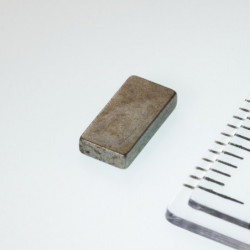 Neodymový magnet hranol 8x4x1,6 P 80 °C, VMM5-N38