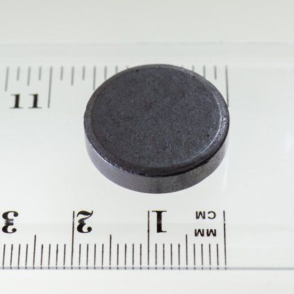 Izotropný feritový valcový magnet s priemerom 20 mm a výškou 5 mm